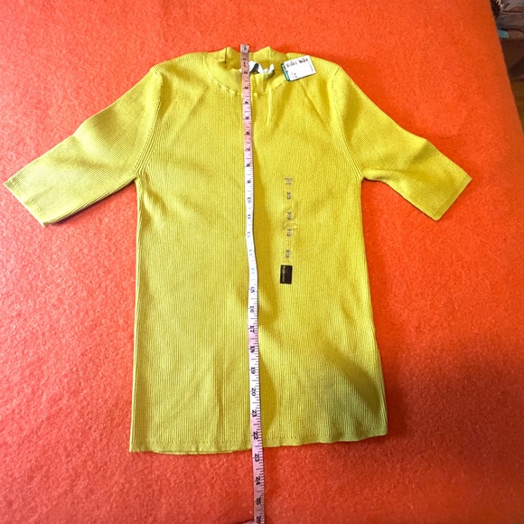 Minimalist chartreuse ribbed elbow-length sleeve high neck sweater NWT - Picture 8 of 9